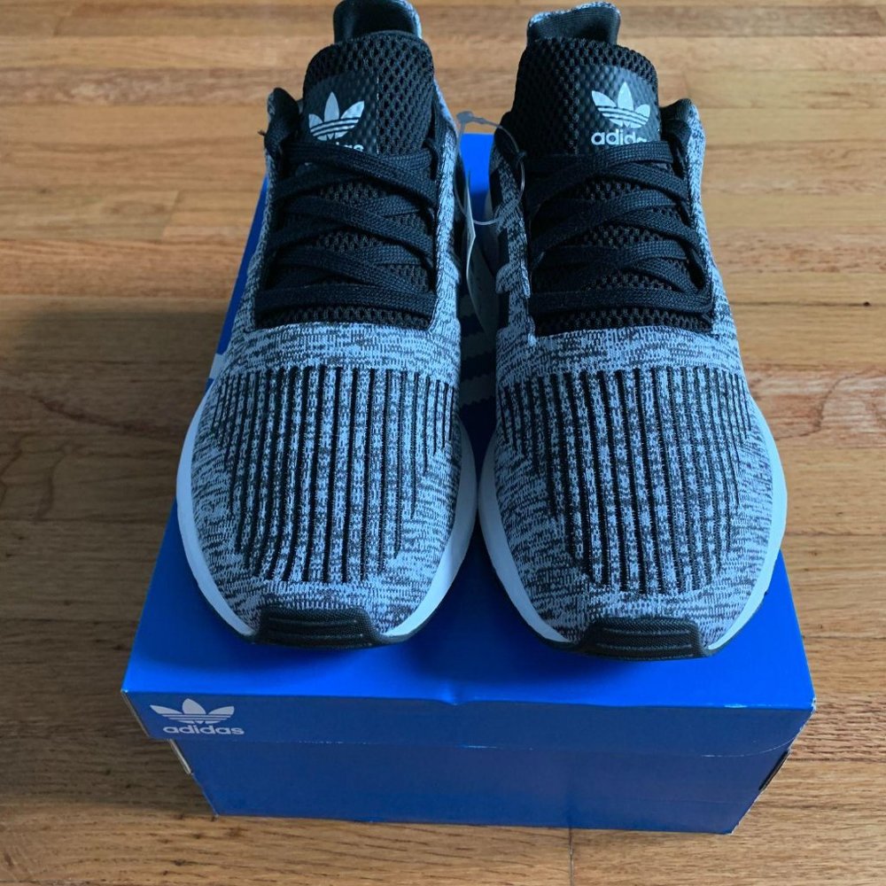 Adidas Swift Run Cloud White / Black Shoes - Picture 3 of 7